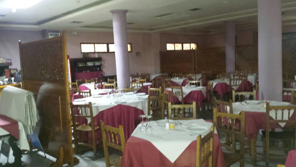 Hostal Botafumeiro Mota del Marques Luaran gambar