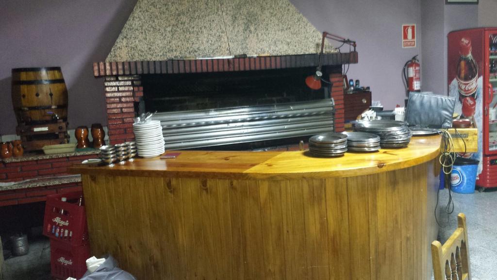 Hostal Botafumeiro Mota del Marques Luaran gambar