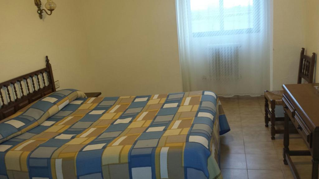 Hostal Botafumeiro Mota del Marques Luaran gambar