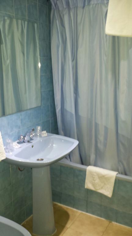 Hostal Botafumeiro Mota del Marques Luaran gambar