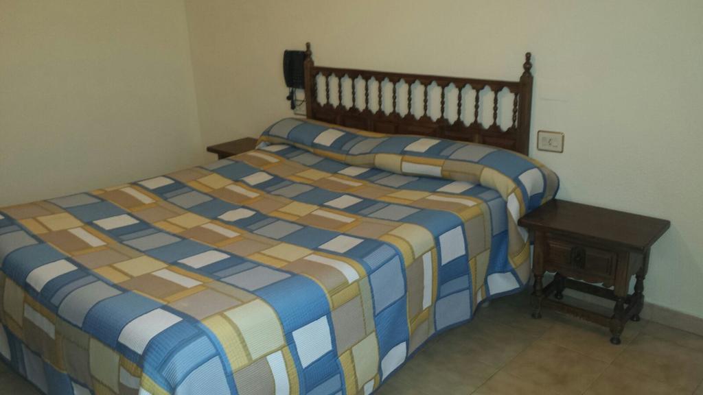 Hostal Botafumeiro Mota del Marques Luaran gambar